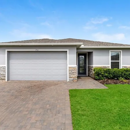 #484-Modern And Interior Designed 4 Bed Home With Private Pool And Spa